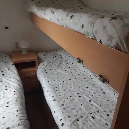 مكان تخييم A *